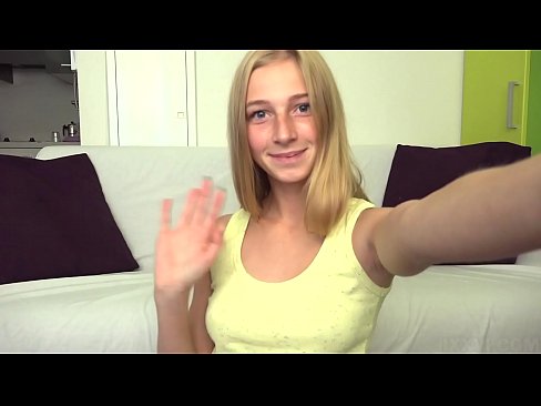 ❤️ Kai man nuobodu, tingiai masturbuoju savo rožinę putytę Super porno prie mūsų ❤